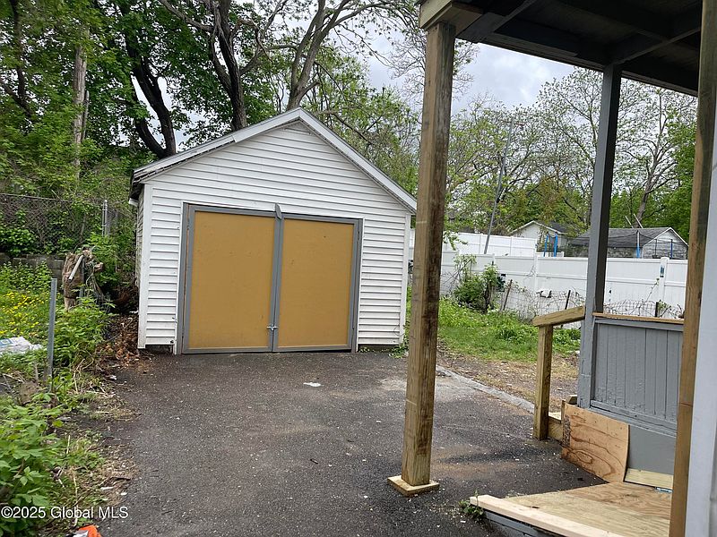 2nd image of 1540 Foster Avenue
