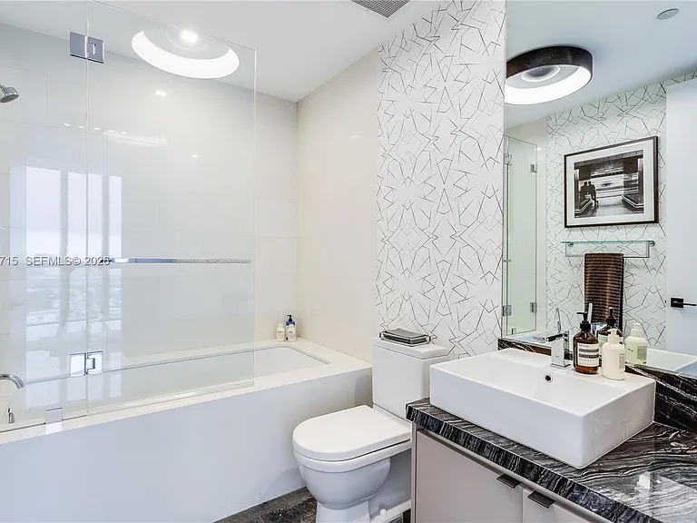 1100 Biscayne Blvd #2708 — Photo 17