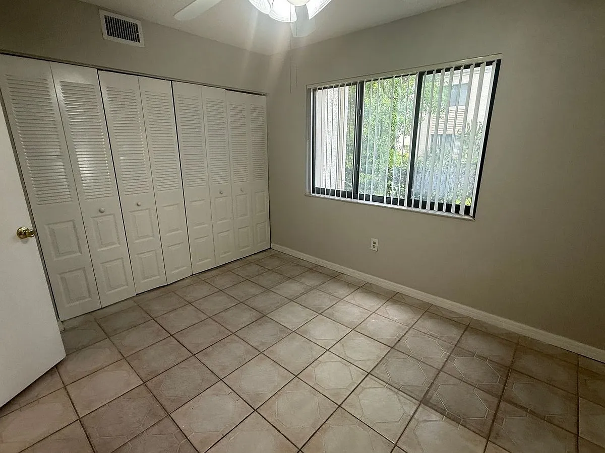 3280 S Semoran Blvd #11 — Photo 4