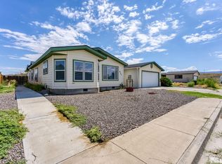 927 Green Valley Dr, Fernley, NV 89408