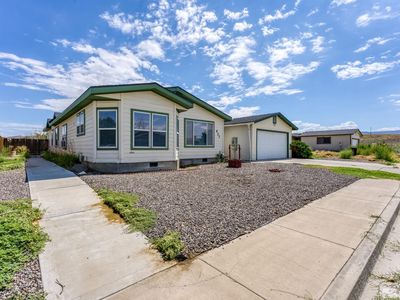927 Green Valley Dr, Fernley, NV, 89408