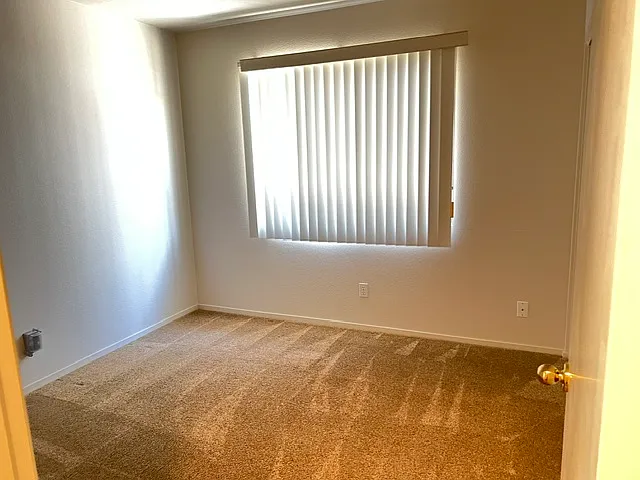 120 Philip Dr — Photo 9