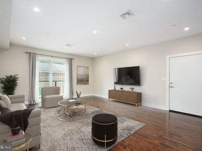 834 N 4th St #1, Philadelphia, PA, 19123