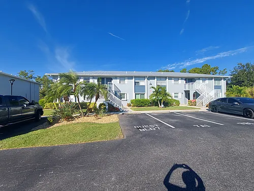 25050 Sandhill Blvd Photo 1