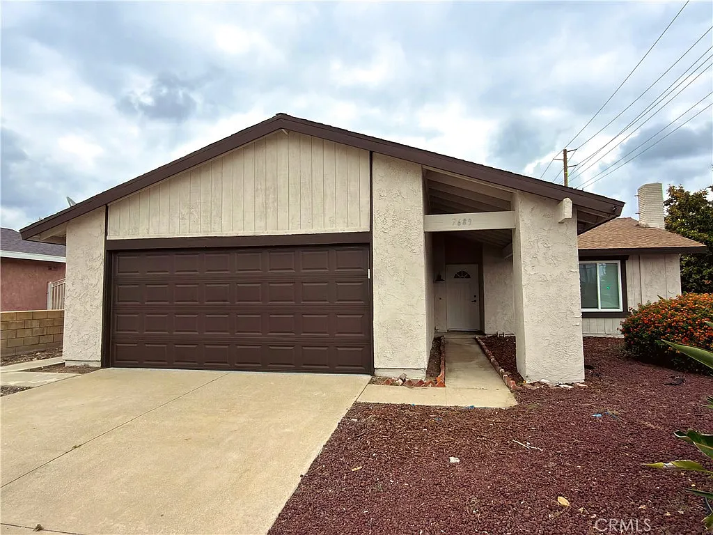 3 bed, 1454 sqft, $3,450 — Photo 2