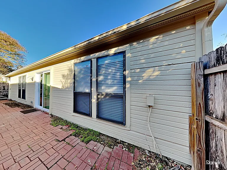 328 Teakwood Ln — Photo 17