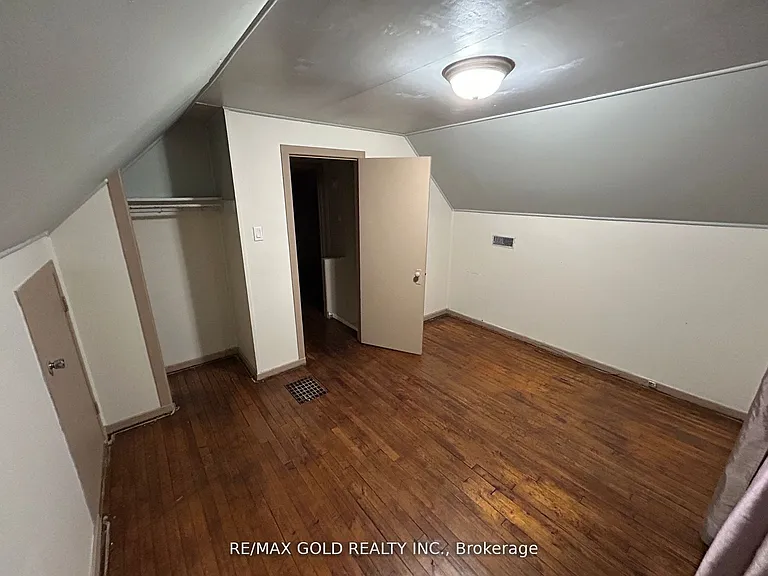 1315 Partington Ave — Photo 12