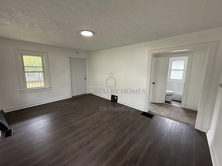 778 Ravenswood St — Photo 9