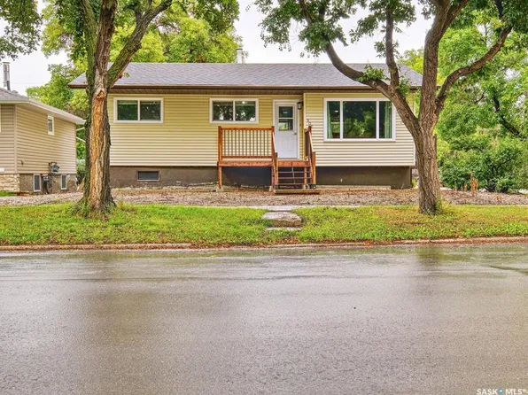 902 Main STREET, Rosetown, SK S0L 2V0