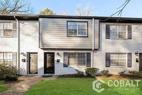 White Oak Townhomes Photo 1