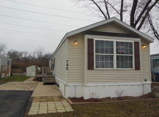 796 Maple Ln, Justice, IL 60458