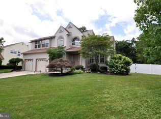 19 Adams Dr, Burlington, NJ 08016