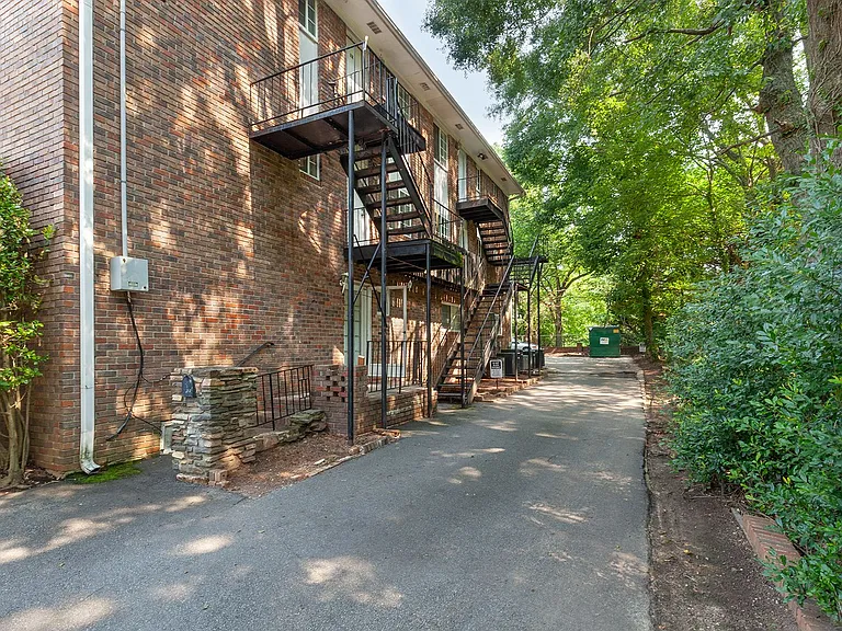 641 Powder Springs Smyrna LLC — Photo 21