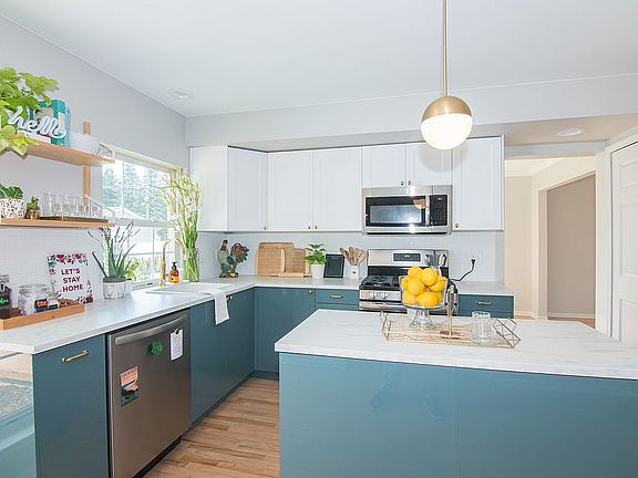 new 2 tone designers kitchen
