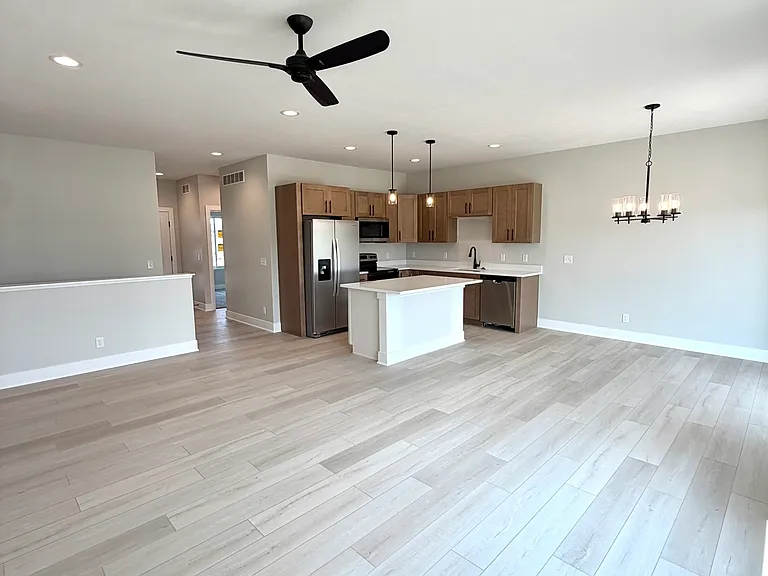 10527 Wayborough Ln — Photo 3