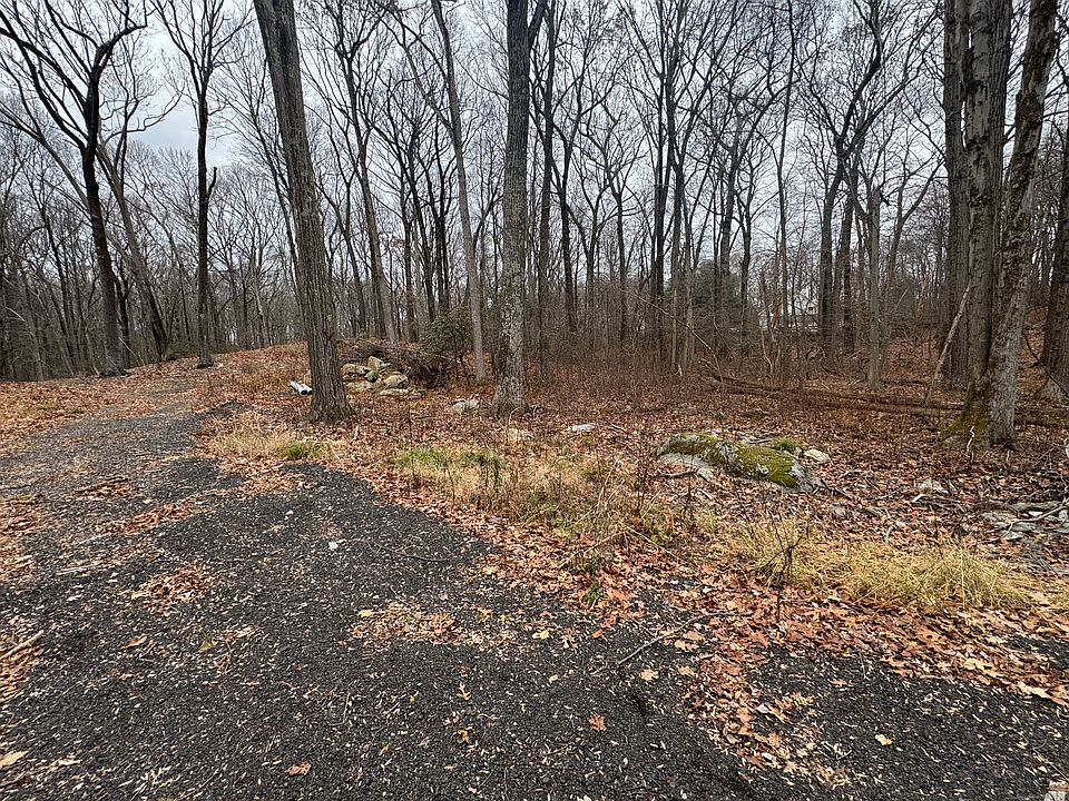 2nd image of 31 Oak Ridge Drive