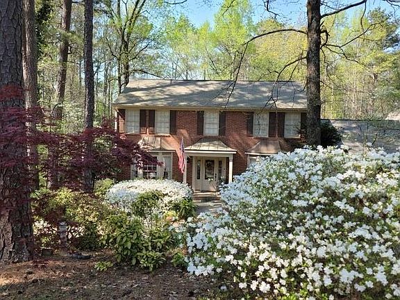 2nd image of 3984 Vinyard Way NE
