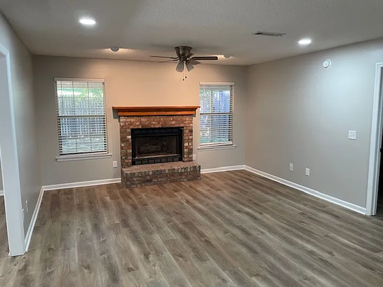2120 Henderson Dr — Photo 3