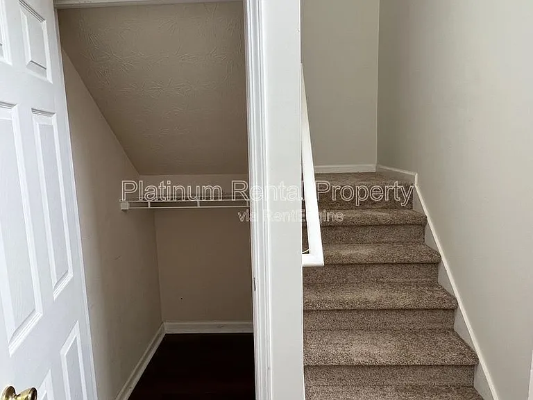 4093 Laurel Bend Ct — Photo 32
