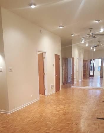 2nd image of 3338 N Clark St #2