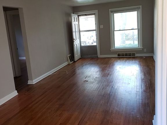 5th image of 8813 Kendale Dr