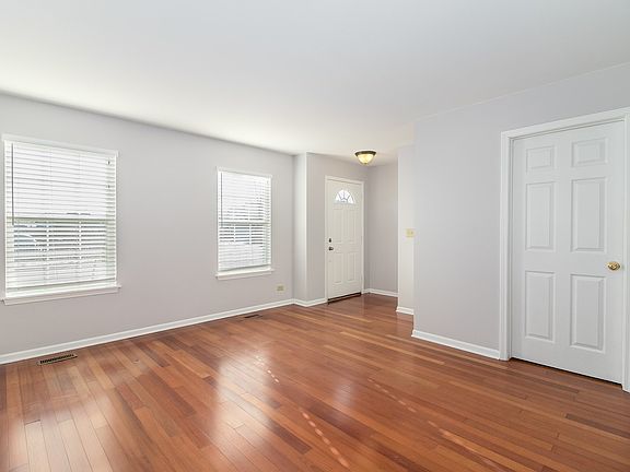 3rd image of 2246 N Silver Oaks Dr