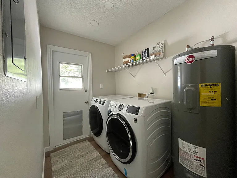 117 E Myrtle St — Photo 9