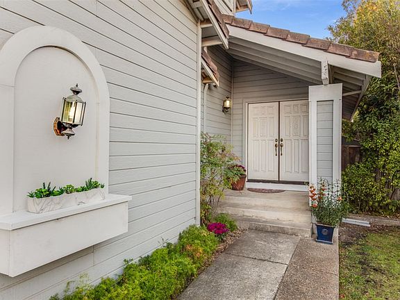 2nd image of 43825 Dubal Ct