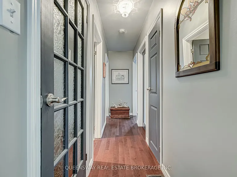 14 Webb St E — Photo 12