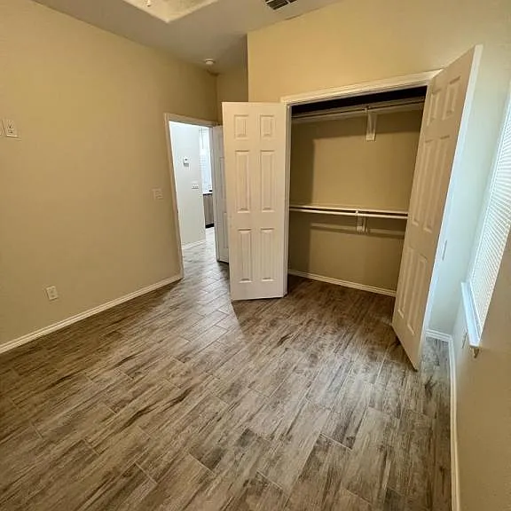 5202 N Hiawatha Dr — Photo 17