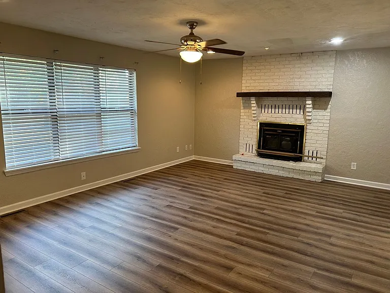 3616 Connecticut Ave — Photo 2
