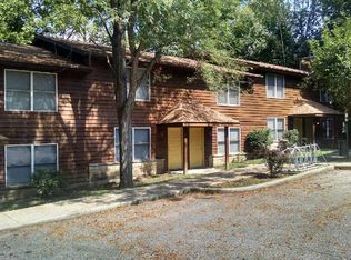 3 Bedroom, Spacious Townhome- Available July 2026!, Bloomington, IN 47404