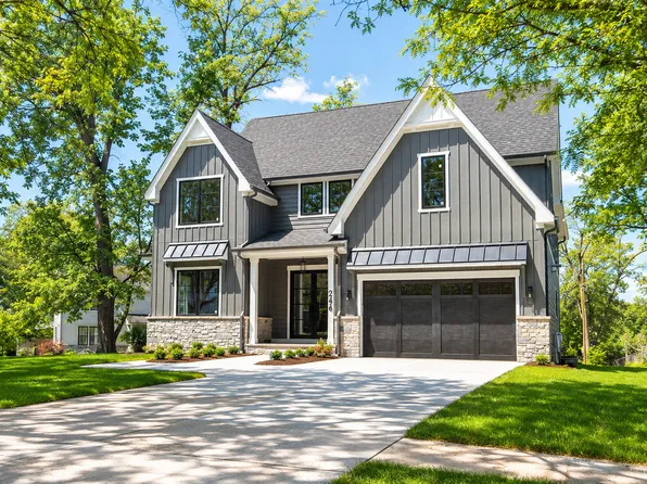 246 Holmes Ave, Clarendon Hills, IL 60514