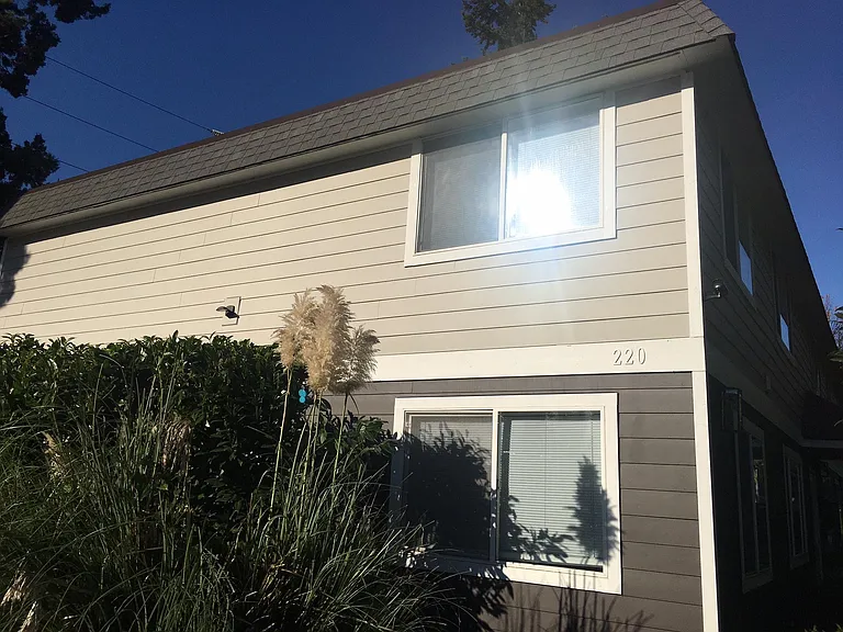 220 E Sunset Way #6 — Photo 2