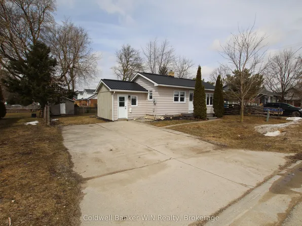 383 Wellington St E, Wellington North, ON N0G 2L2