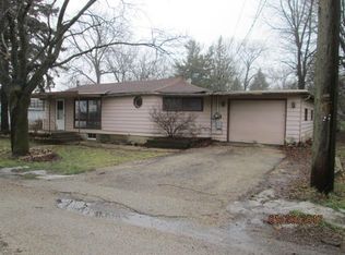 W1048 Geranium Rd, Genoa City, WI 53128