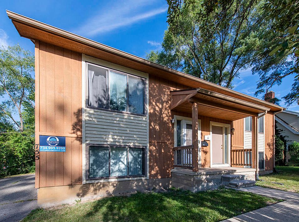 1st image of 755 N Maple Rd