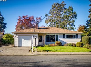947 N Holly St, Canby, OR 97013
