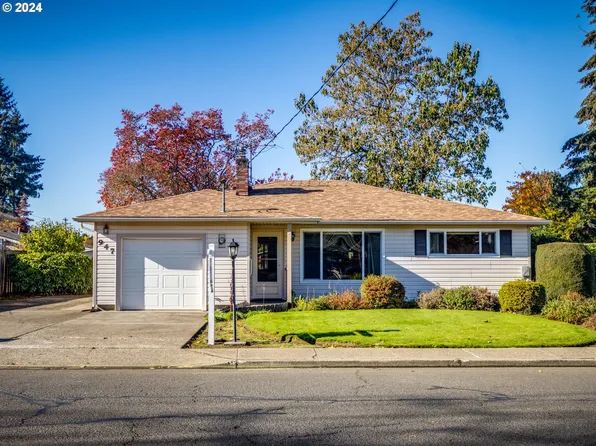 947 N Holly St, Canby, OR 97013