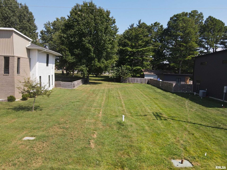 2nd image of Otis St