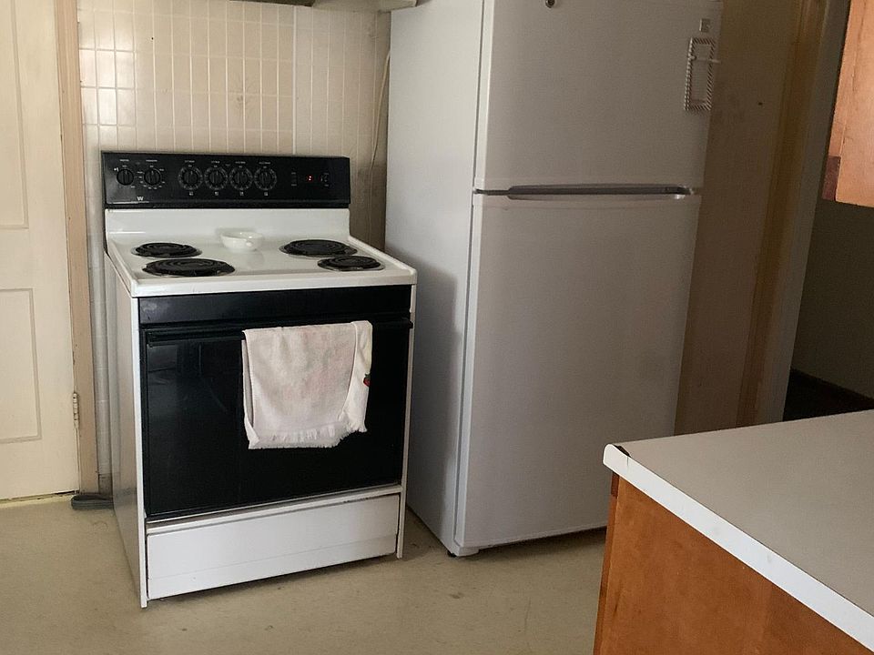 2nd image of 111 E Clinton St #1