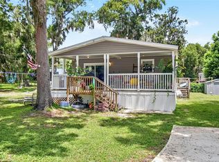 123 Magnolia Dr, Satsuma, FL 32189