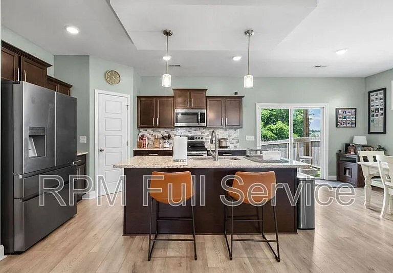 604 Alvin Rd — Photo 13