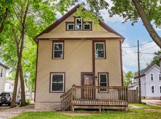 466 Allyn St, Akron, OH 44304