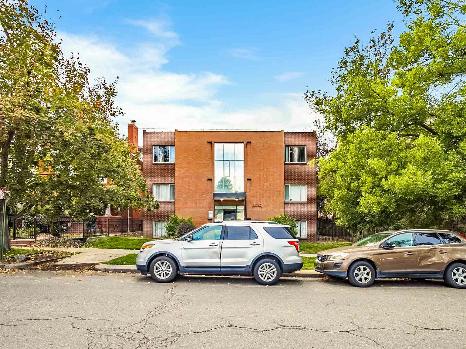 Race Street Apartments — Photo 4