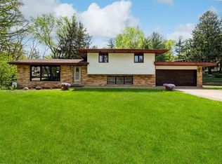 25 Ogden Rd, Portage, IN 46368