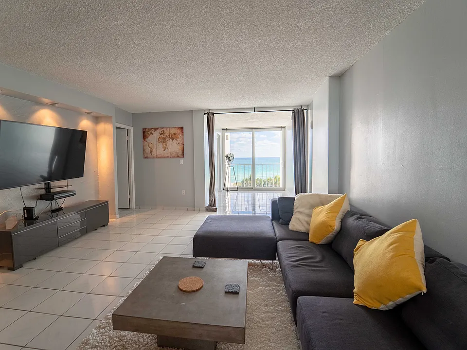 6450 Collins Ave #703