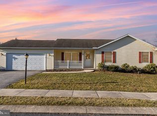 48 Ashfield Dr, Littlestown, PA 17340