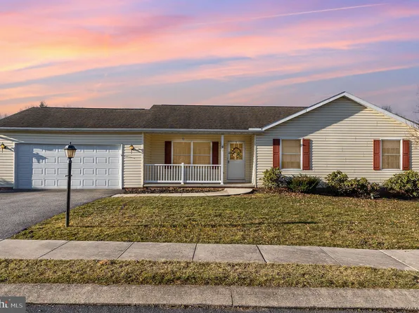 48 Ashfield Dr, Littlestown, PA 17340