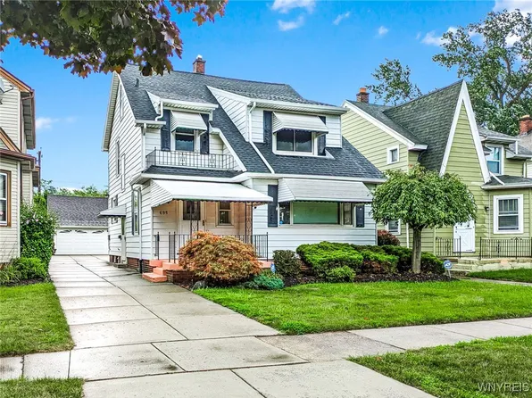 695 Eggert Rd, Buffalo, NY 14215
